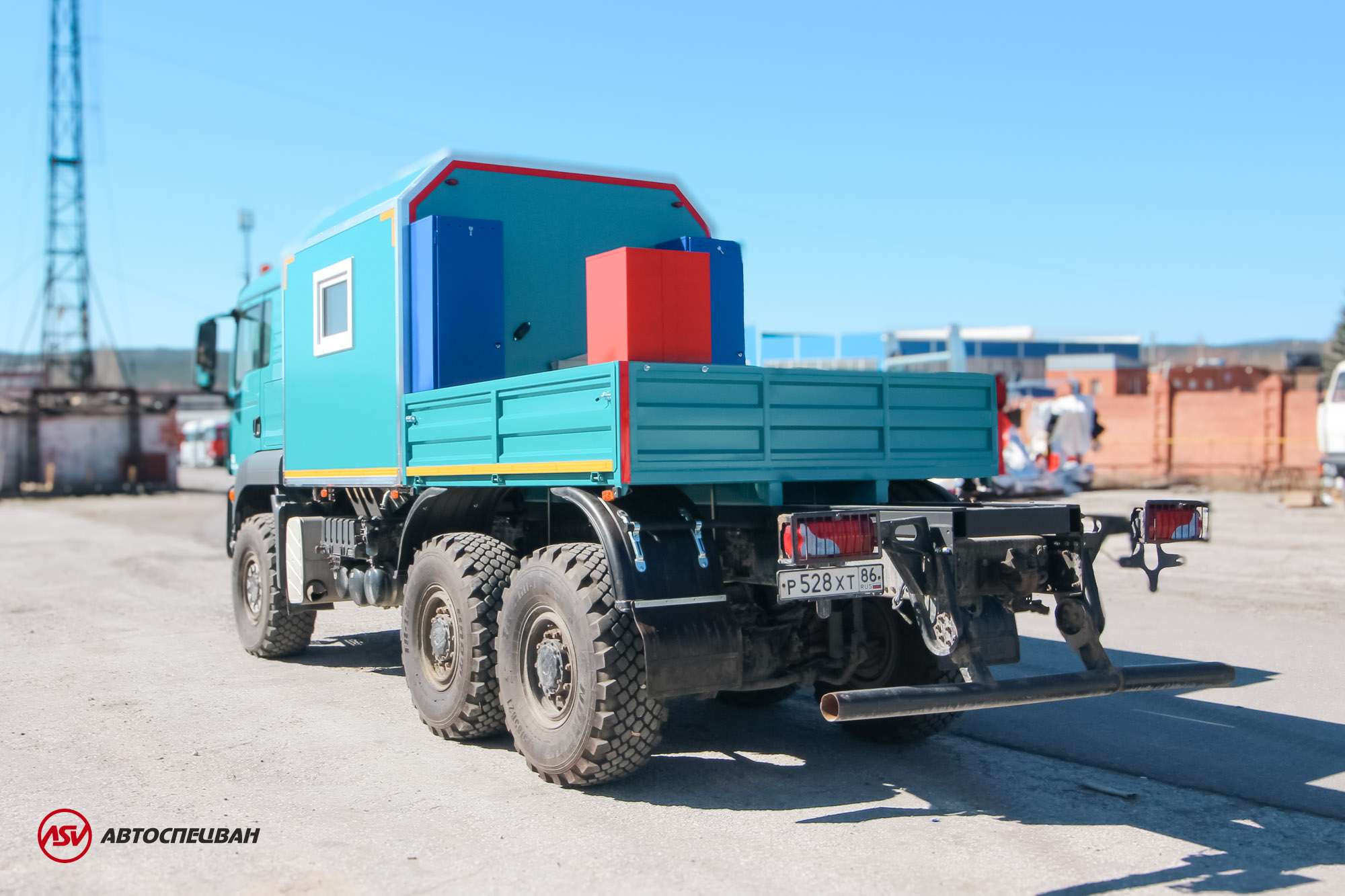 Грузопассажирский автомобиль на шасси MAN TGS 33.430 6x6 BBS c КМУ ИМ-95 7