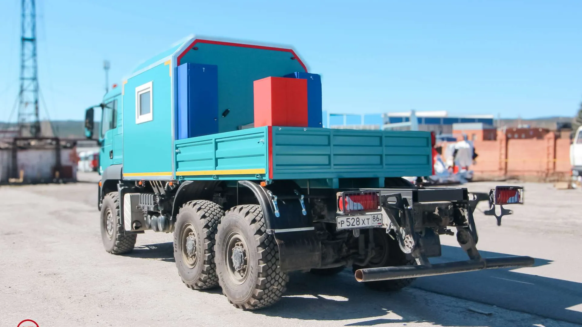 Грузопассажирский автомобиль на шасси MAN TGS 33.430 6x6 BBS c КМУ ИМ-95 7