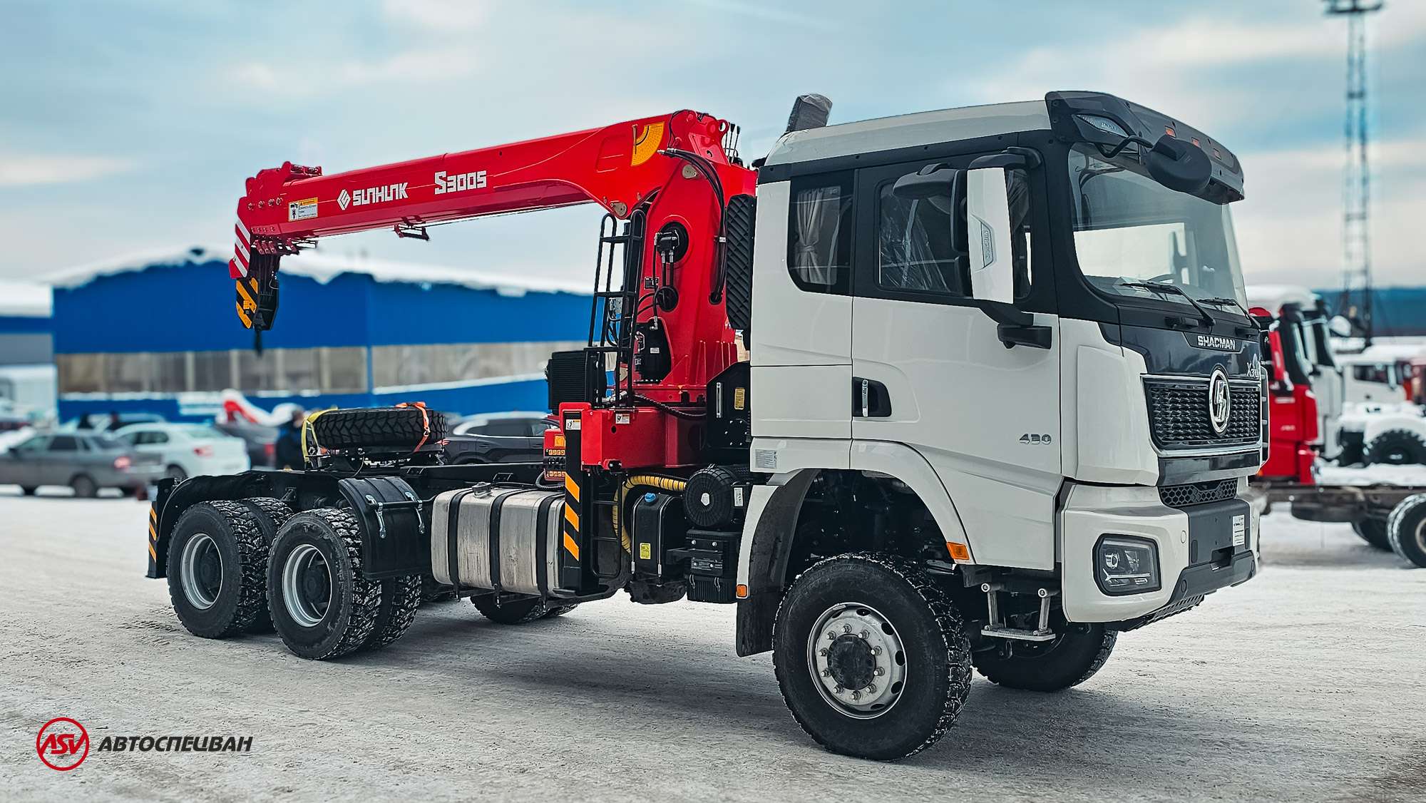 Седельный тягач Shacman X3000 с КМУ Sunhunk S-3005 0