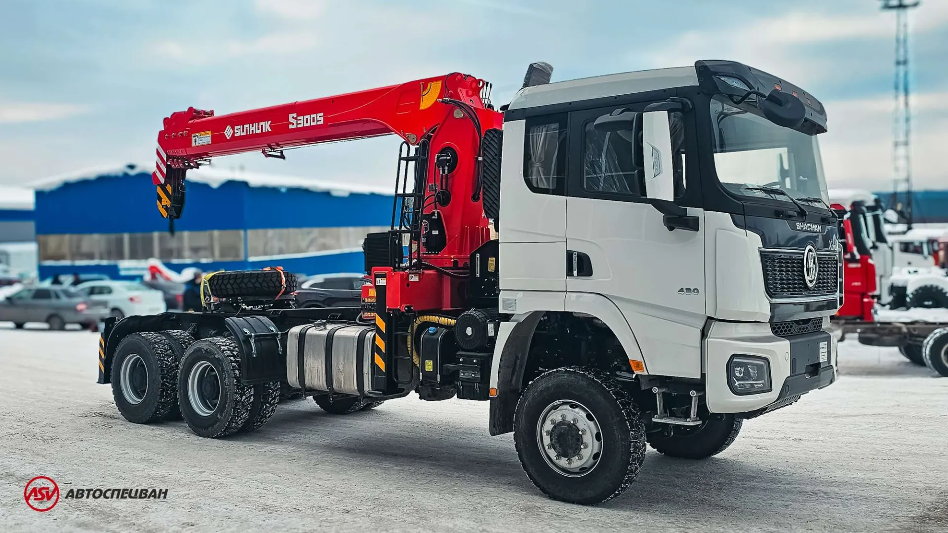 Седельный тягач Shacman X3000 с КМУ Sunhunk S-3005 0