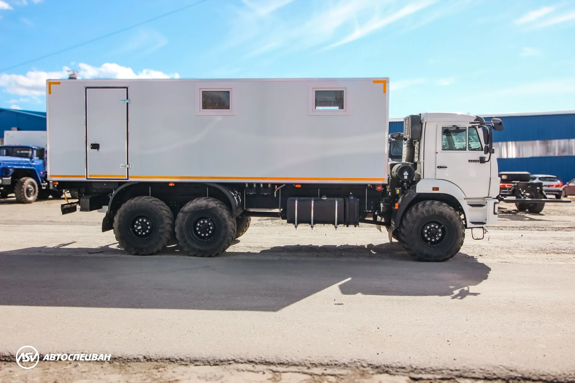 Транспортно-бытовой автомобиль ТБМ на шасси КАМАЗ 43118-50 1