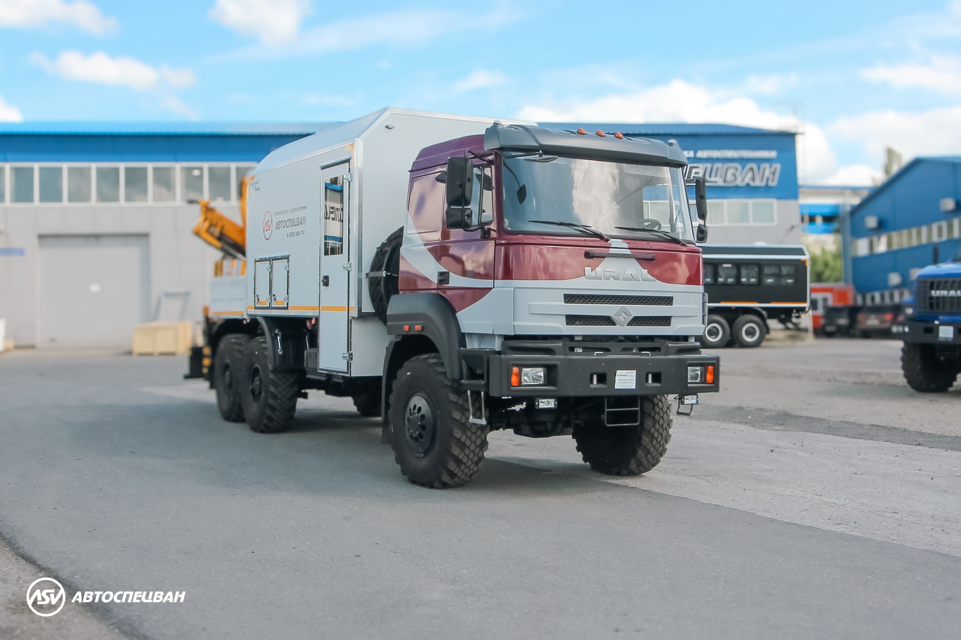 Мастерская передвижная с КМУ XCMG SQZ105.4 на шасси Урал 4320-4972-80(Е5)