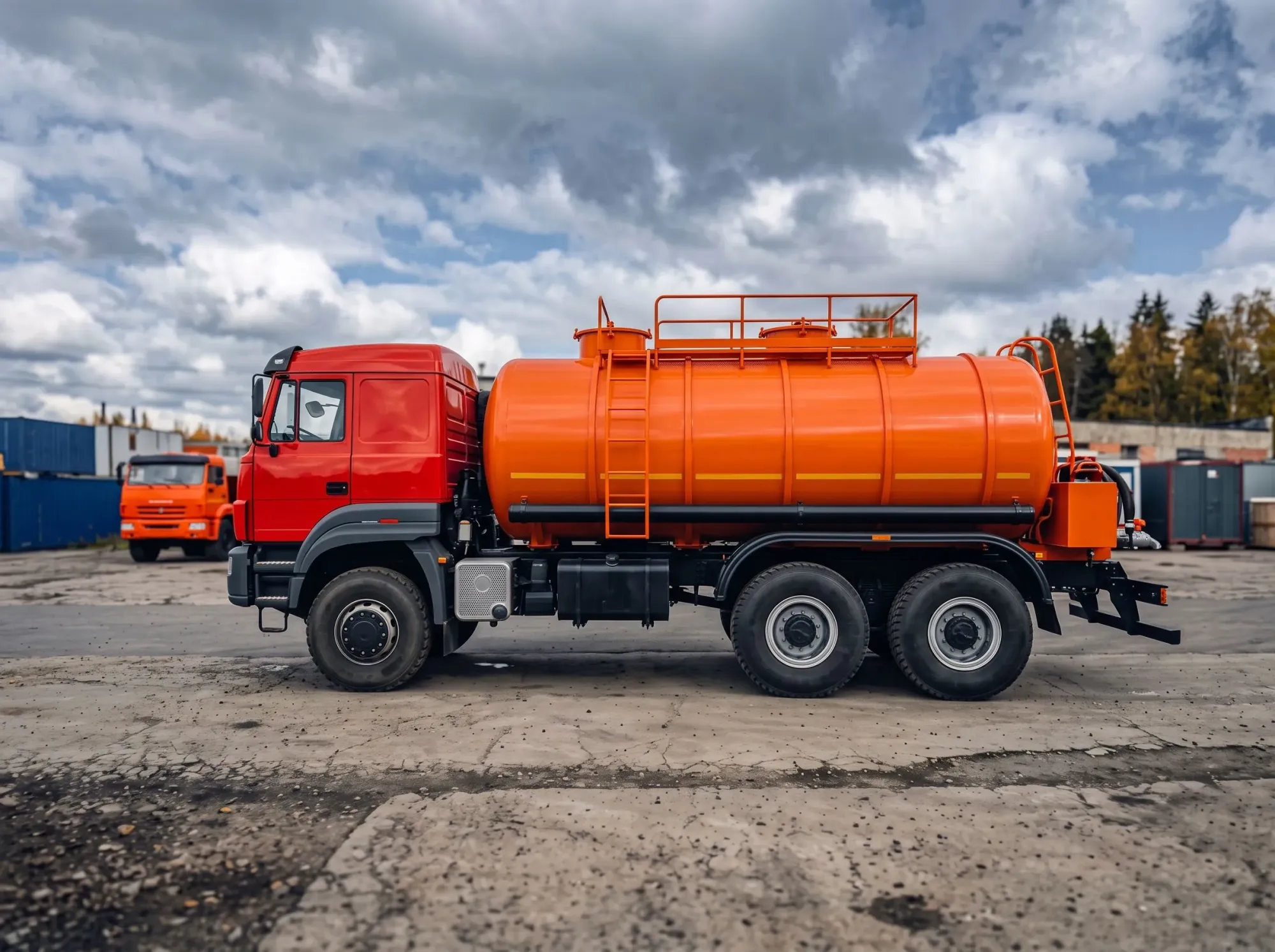 Автотопливозаправщик АТЗ-15 на шасси УРАЛ С35510 6х4 1