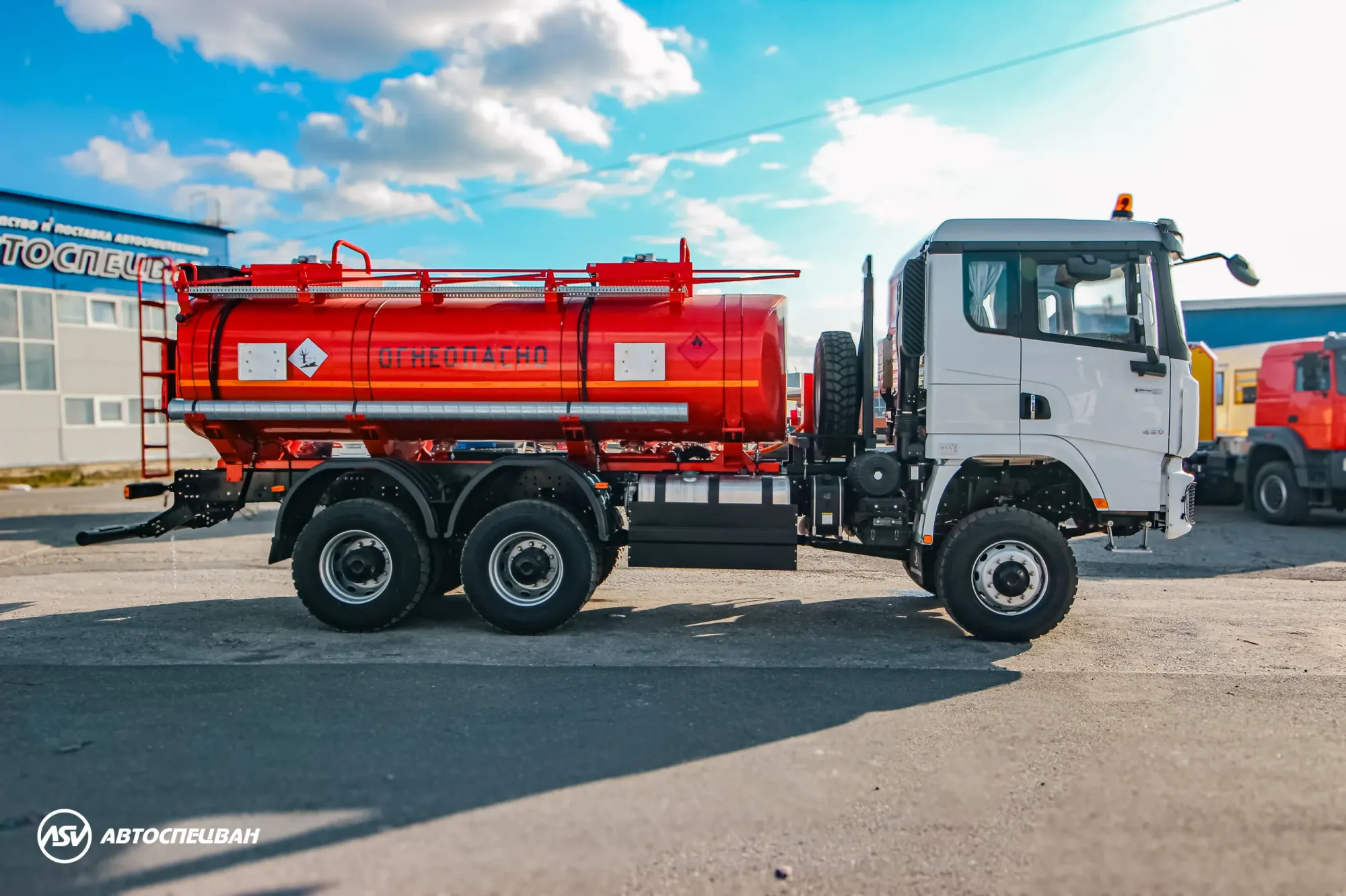 Автотопливозаправщик АТЗ-12/2 Shacman X3000 6х6 (Двускатная ошиновка) 3