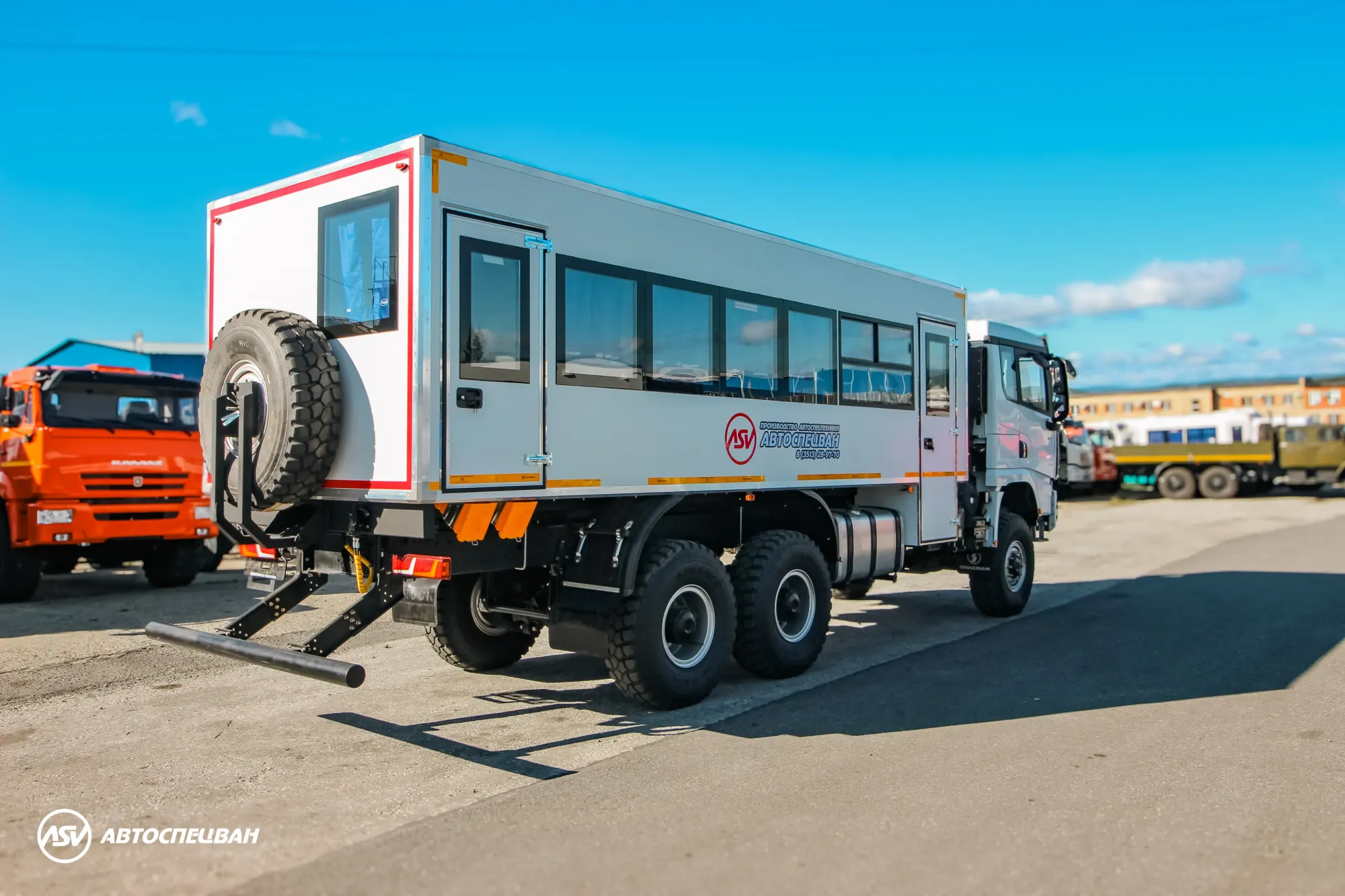 Вахтовый автобус Shacman X3000, 28 мест 4