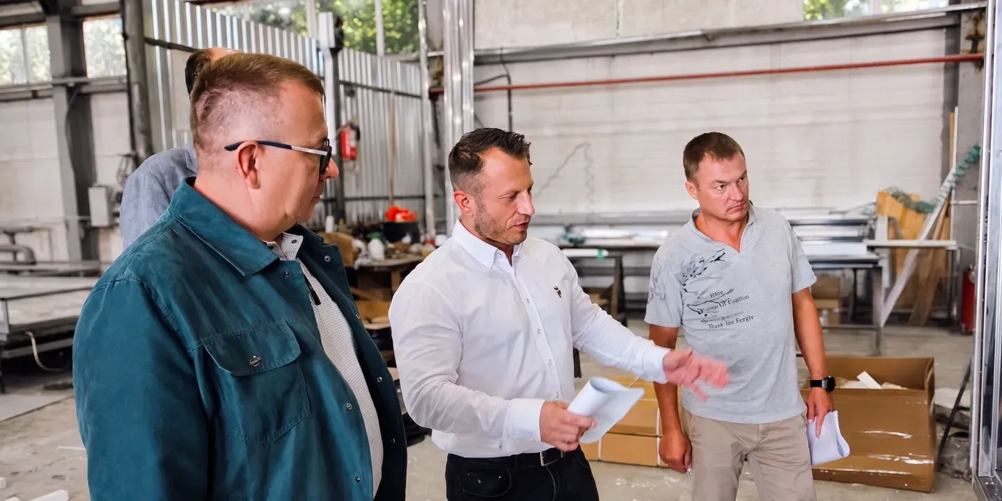Представители АЗ «УРАЛ» посетили производство «АвтоСпецВан»: расширение продуктовой линейки и новые перспективы